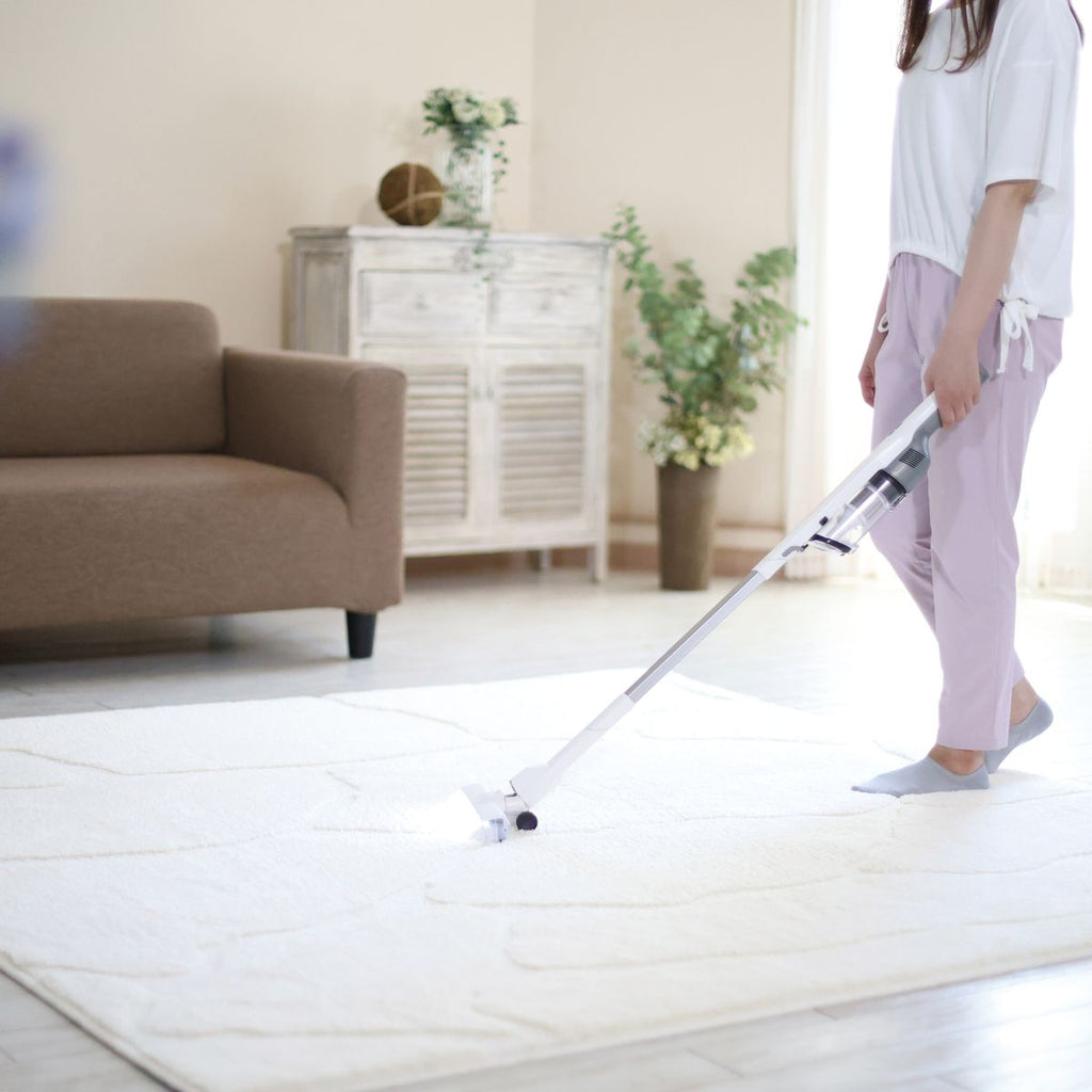 Doshisha Ultra-Lightweight Slim Vacuum Cleaner with Motorized Brush Head DSV-025CWH