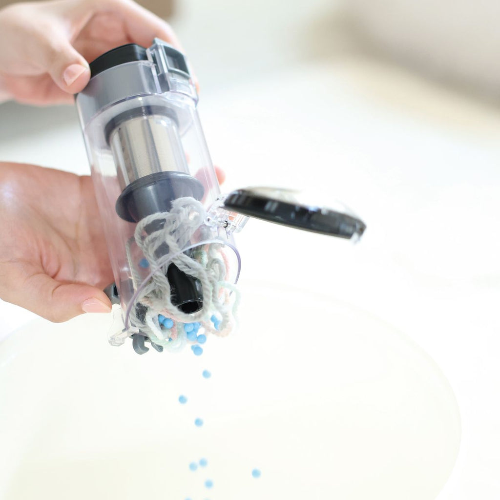Doshisha Ultra-Lightweight Slim Vacuum Cleaner with Motorized Brush Head DSV-025CWH