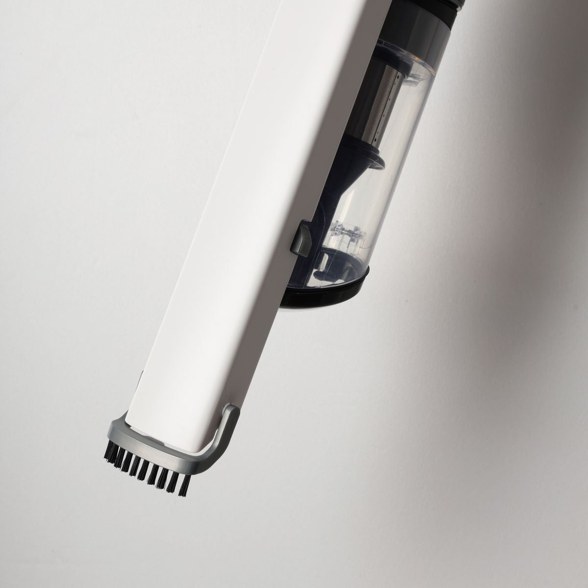 Doshisha Ultra-Lightweight Slim Vacuum Cleaner with Motorized Brush Head DSV-025CWH